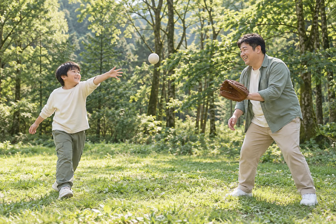 親子で軽いボール遊びを楽しむイメージ